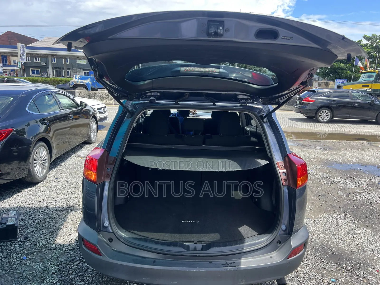 Toyota RAV4 XLE AWD (2.5L 4cyl 6A) 2013 Blue