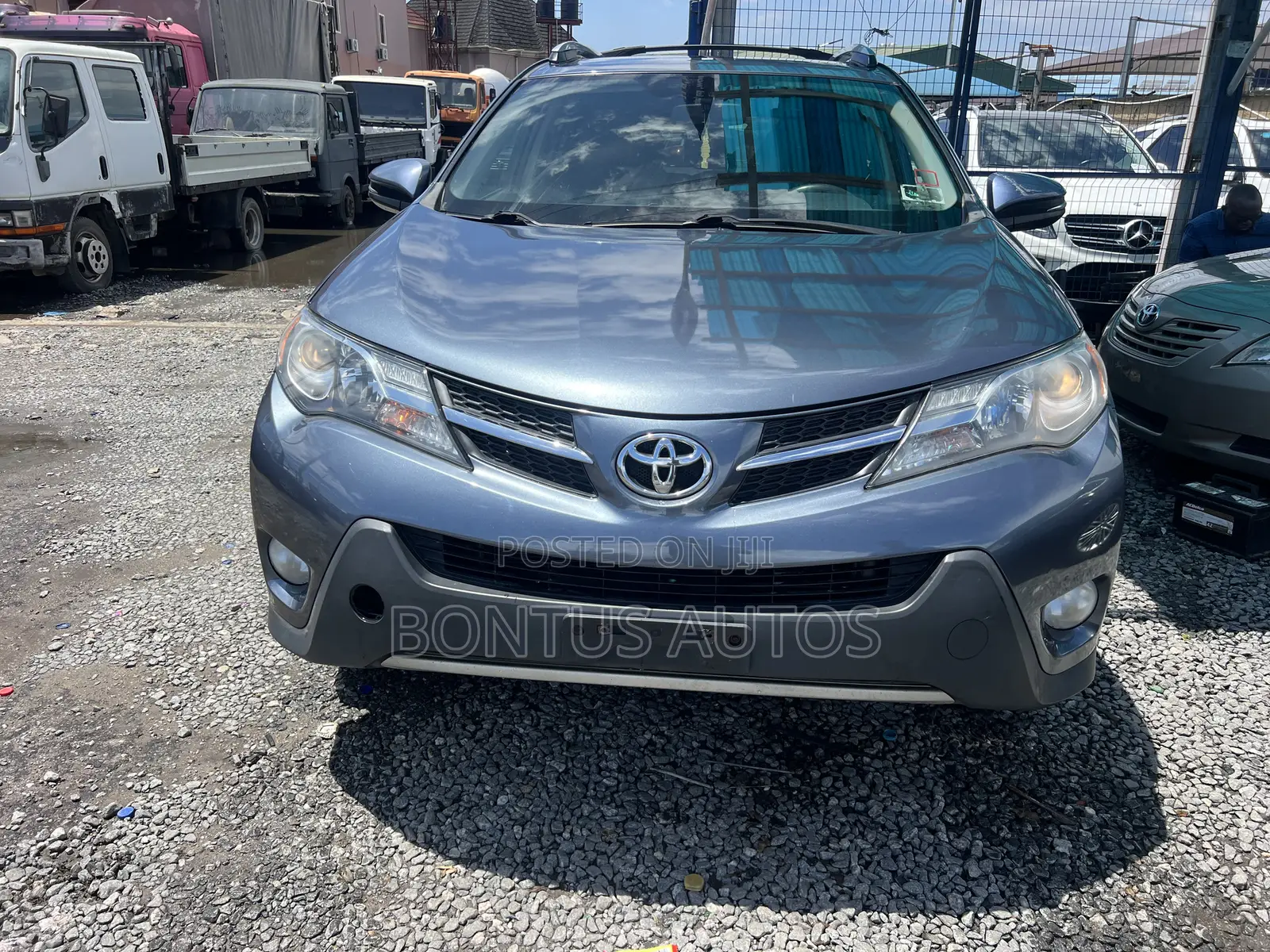Toyota RAV4 XLE AWD (2.5L 4cyl 6A) 2013 Blue
