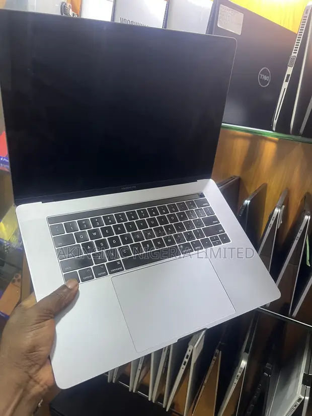 Laptop Apple MacBook Pro 2017 16GB Intel Core i7 SSD 256GB