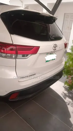 Toyota Highlander Limited 4dr SUV AWD (3.5L 6cyl 6A) 2015 Off white