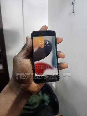 Apple iPhone 7 32 GB Black