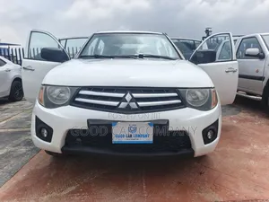 Mitsubishi L200 2015 White