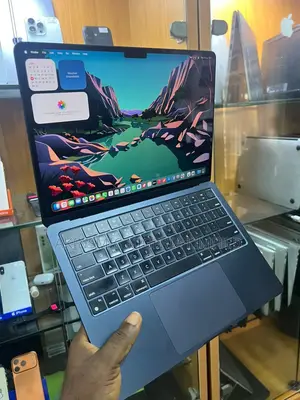 Laptop Apple MacBook Air 2022 M2 8GB Apple M2 SSD 256GB