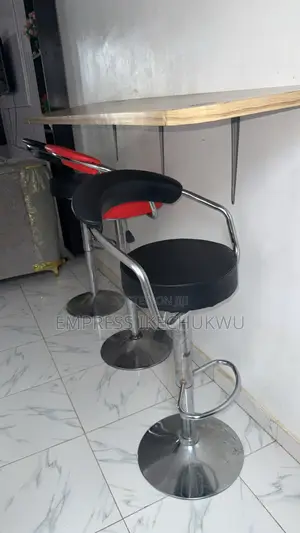 Mini Table-Top Bar Chairs – Declutter Sale