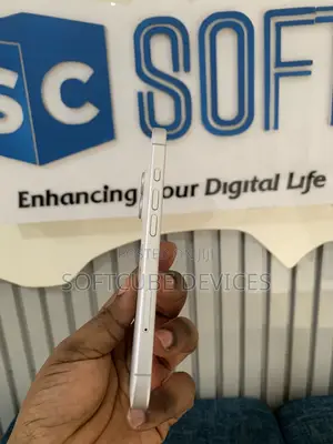 Apple iPhone 16 128 GB White