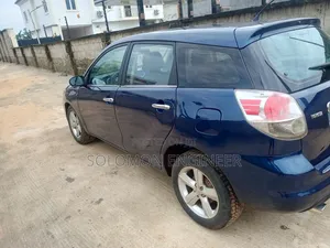 Toyota Matrix XR Hatchback FWD (1.8L 4cyl 4A) 2006 Blue