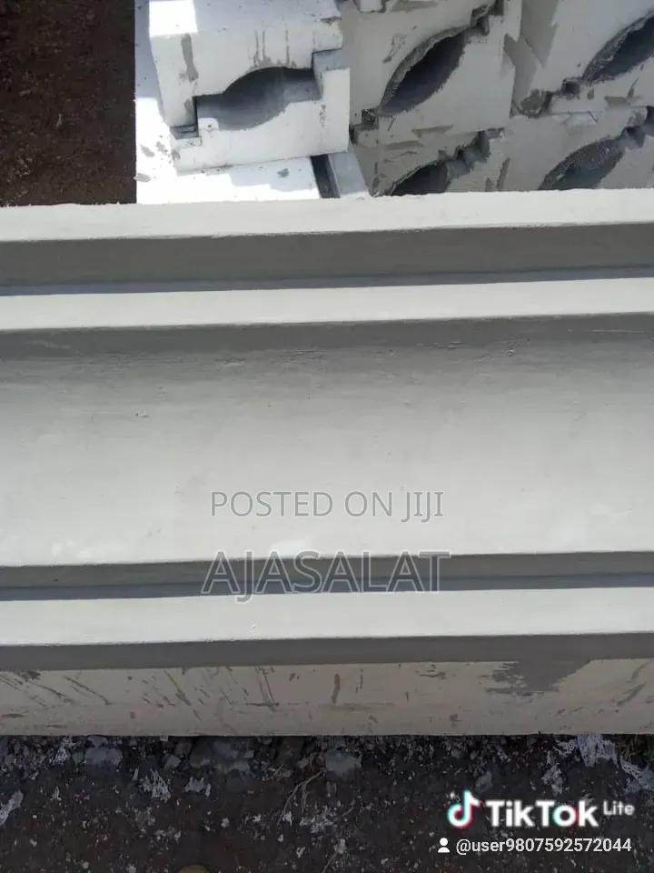 1 Cm 2 Cm 2.5 Cm Polystyrene Board and Parapet