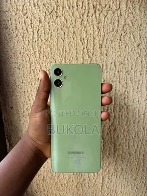 Samsung Galaxy A05 128 GB Green