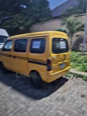Suzuki APV Minibus 2002 Yellow