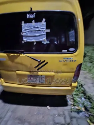 Suzuki APV Minibus 2002 Yellow
