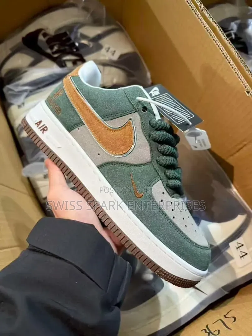 Nike Sneakers