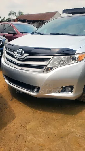 Toyota Venza XLE 2011 Silver
