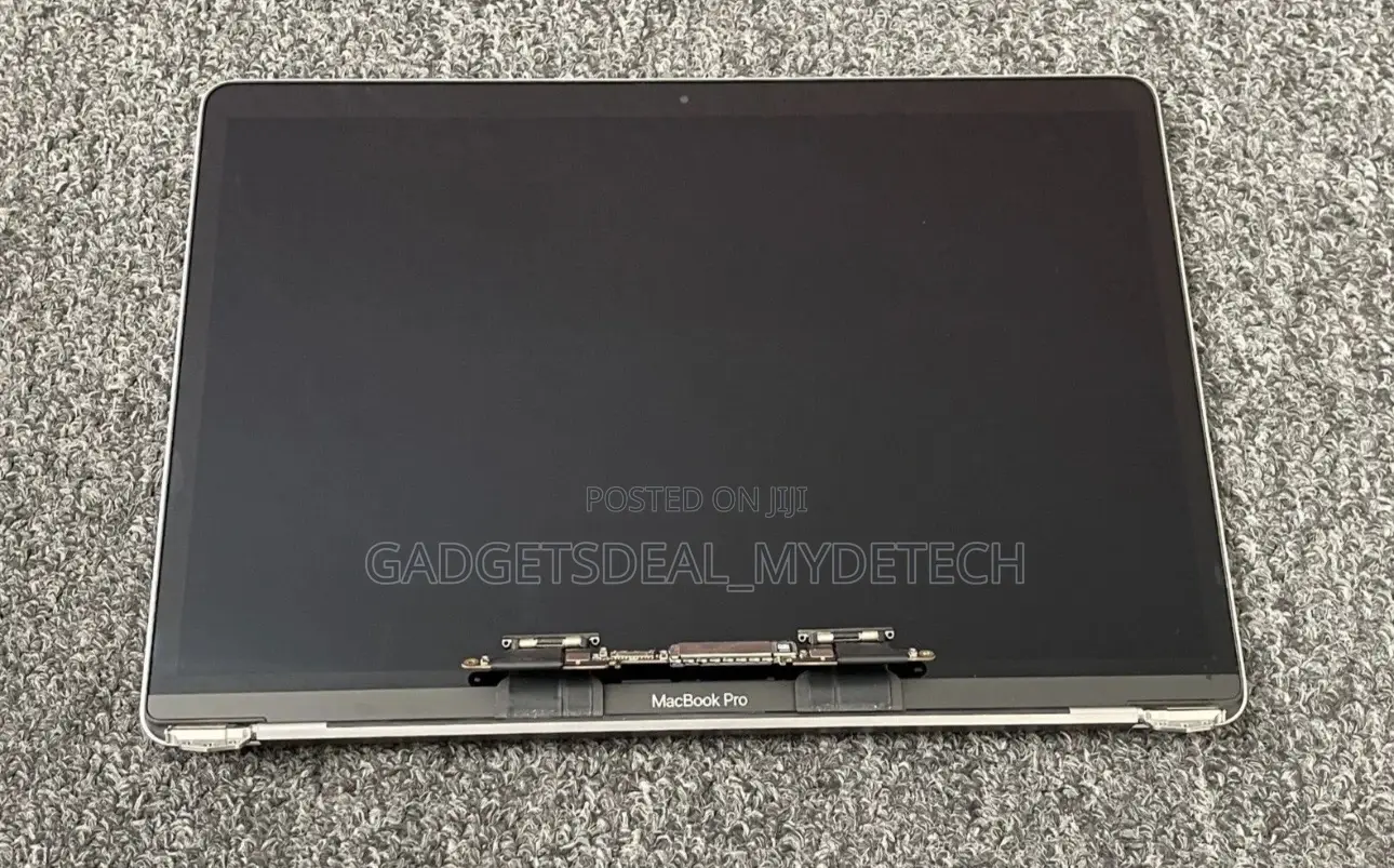 Macbook Pro Screen 2016,2017 , A1706 Follow Come Oem
