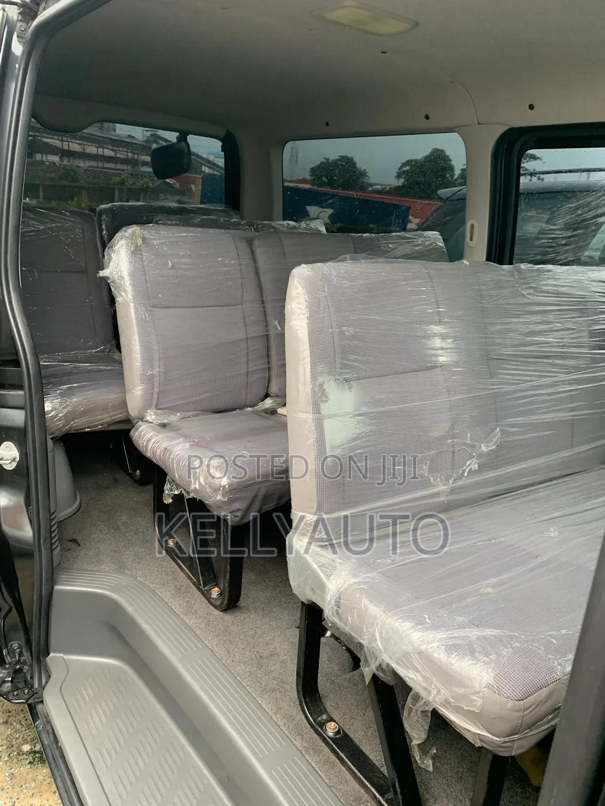 Toyota HiAce 2005 Black