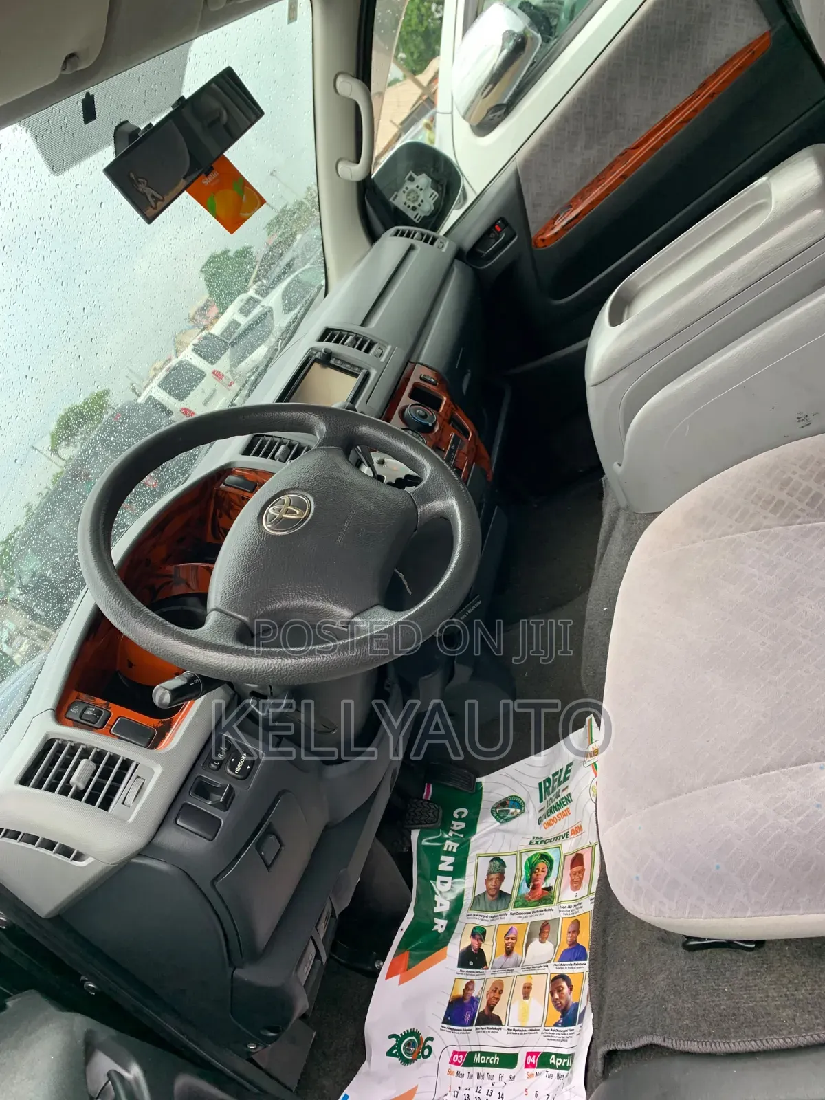 Toyota HiAce 2005 Black