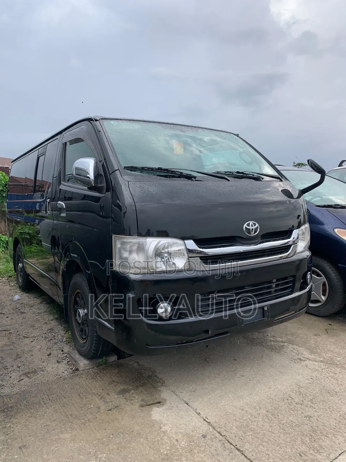 Toyota HiAce 2005 Black