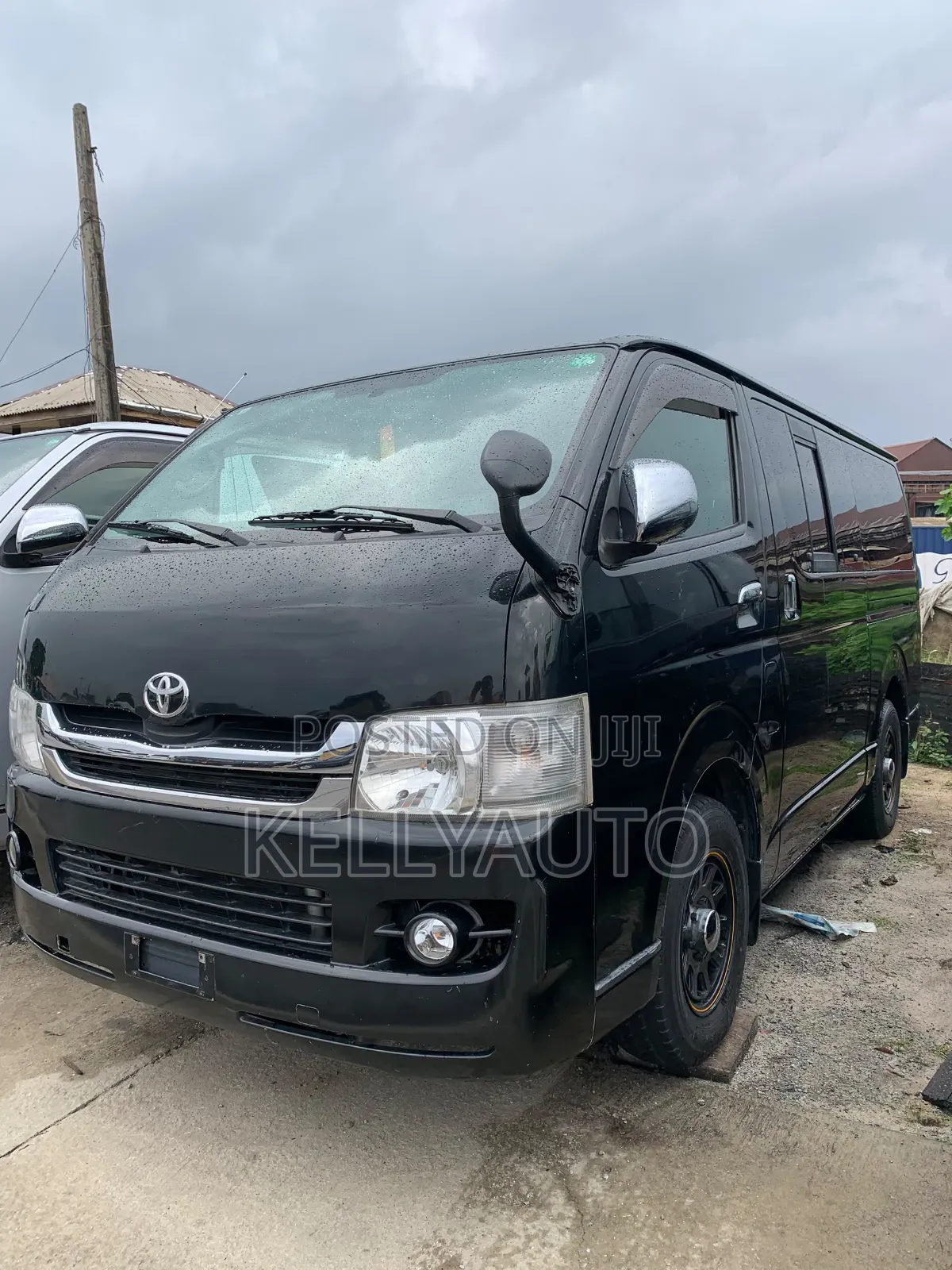 Toyota HiAce 2005 Black