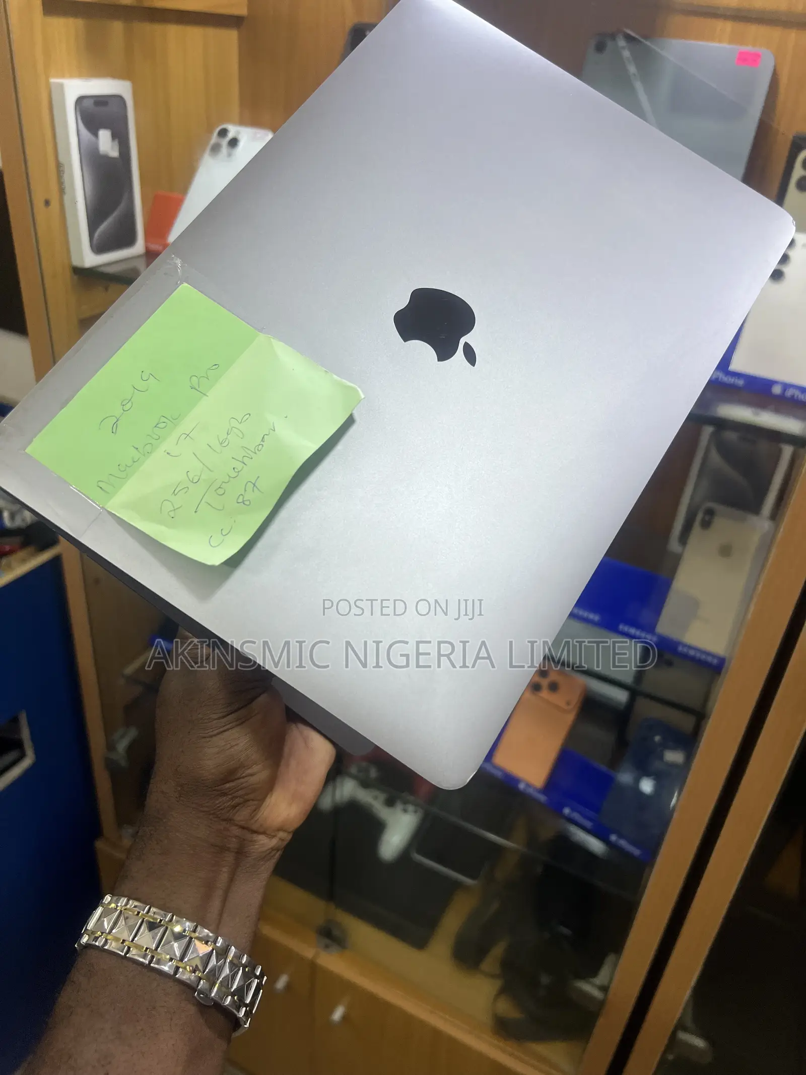 Laptop Apple MacBook Pro 2020 8GB Intel Core i5 SSD 512GB