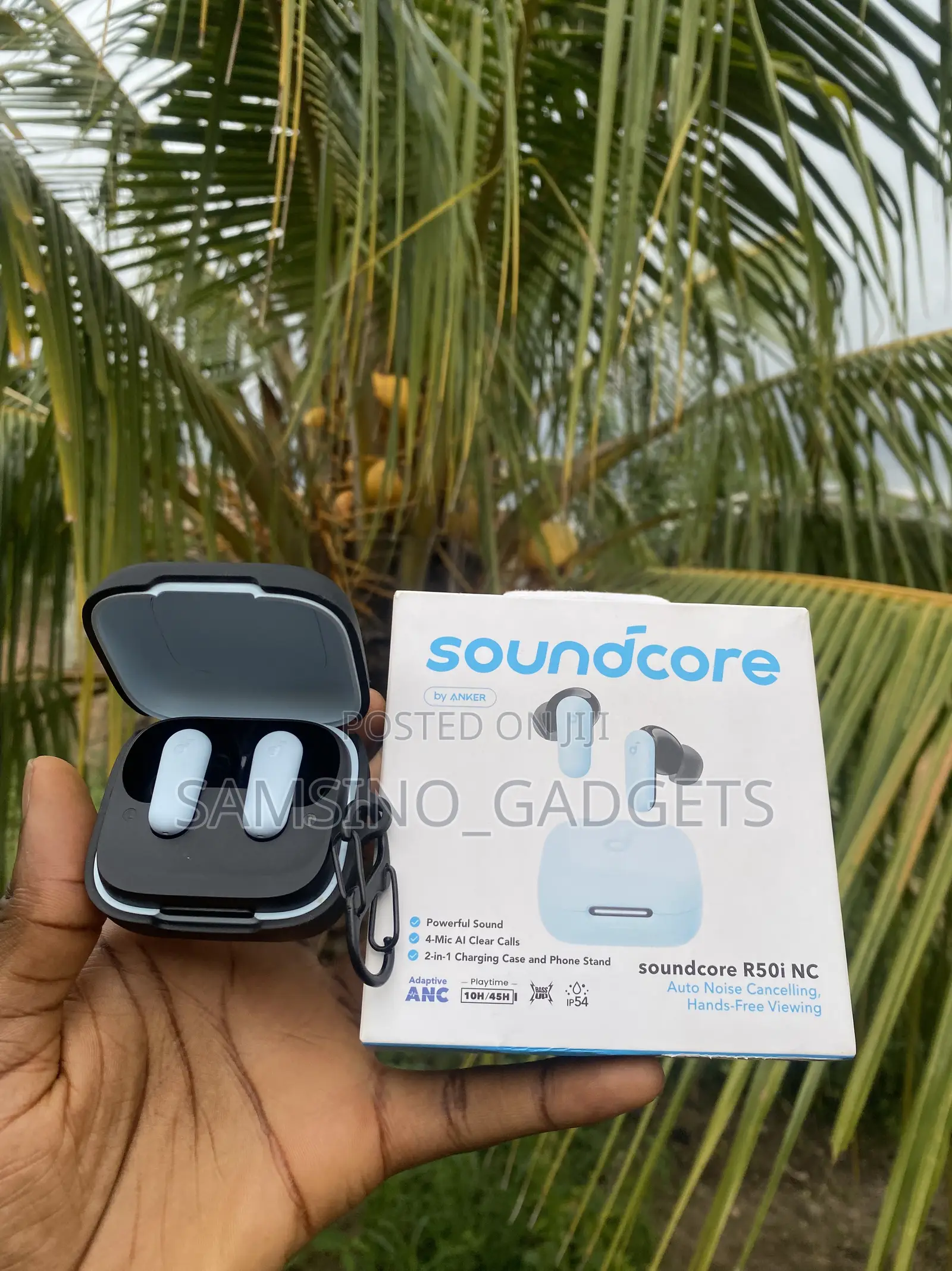 Soundcore R50i Nc Comes With Protective Case.