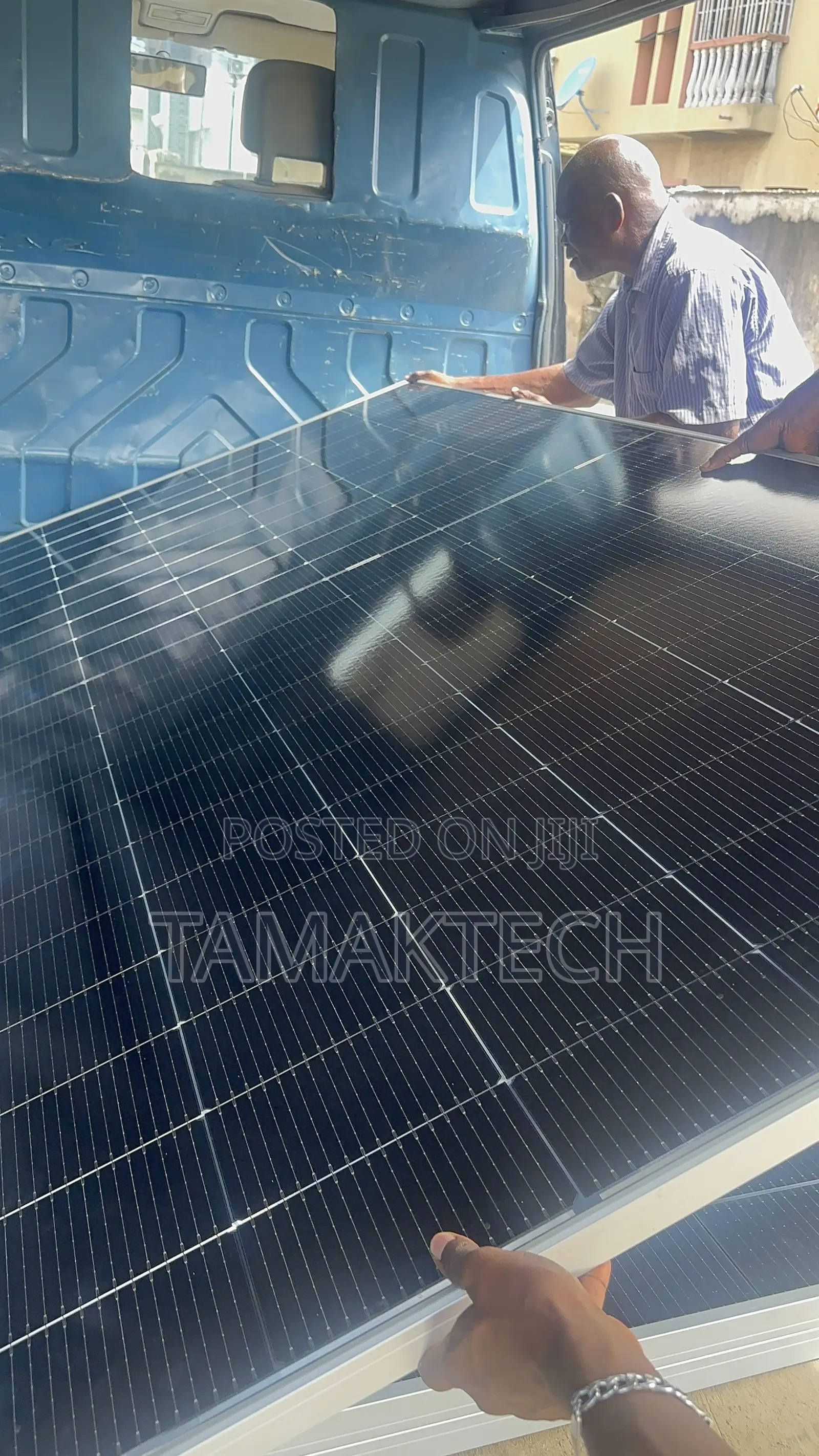 Jinko 725w Solar Panels