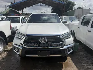 Toyota Hilux 2020 White