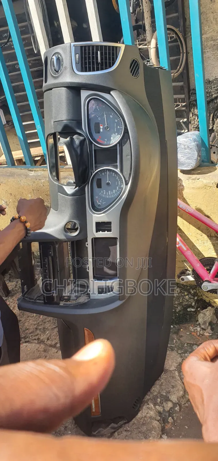 Complete Dashboard Audi Q7 2013