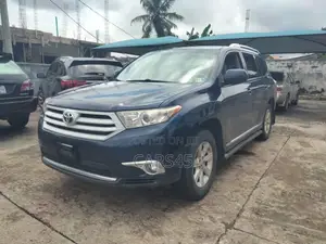 Toyota Highlander 2013 Blue