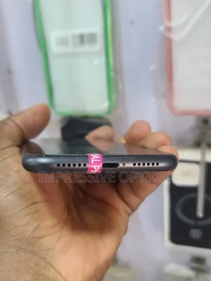 Apple iPhone 11 64 GB Black