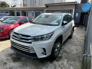 Toyota Highlander Limited 2019 White