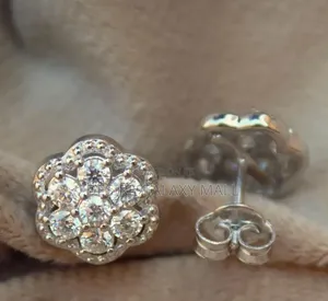 Xvip Exclusive VVS Moissanite Diamond Unisex Earring  