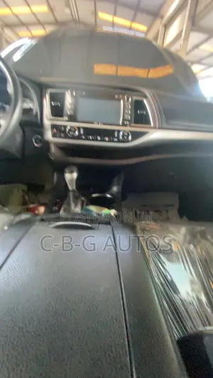 Toyota Highlander XLE 4dr SUV AWD (3.5L 6cyl 6A) 2015 Black