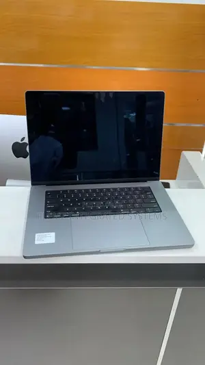 Laptop Apple MacBook Pro 2021 M1 16GB Apple M1 Pro SSD 512GB
