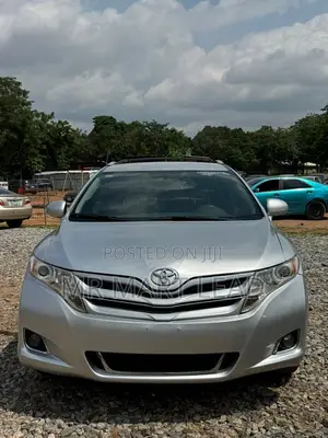 Toyota Venza AWD 2011 Silver