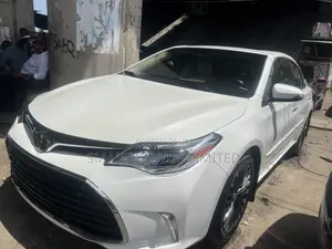 Toyota Avalon Touring Sedan FWD (3.5 6cyl 6A) 2017 White