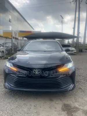 Toyota Camry XLE V6 FWD (3.5L 6cyl 8AM) 2018 Black