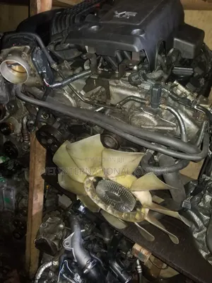 Nissan Pathfinder Engine