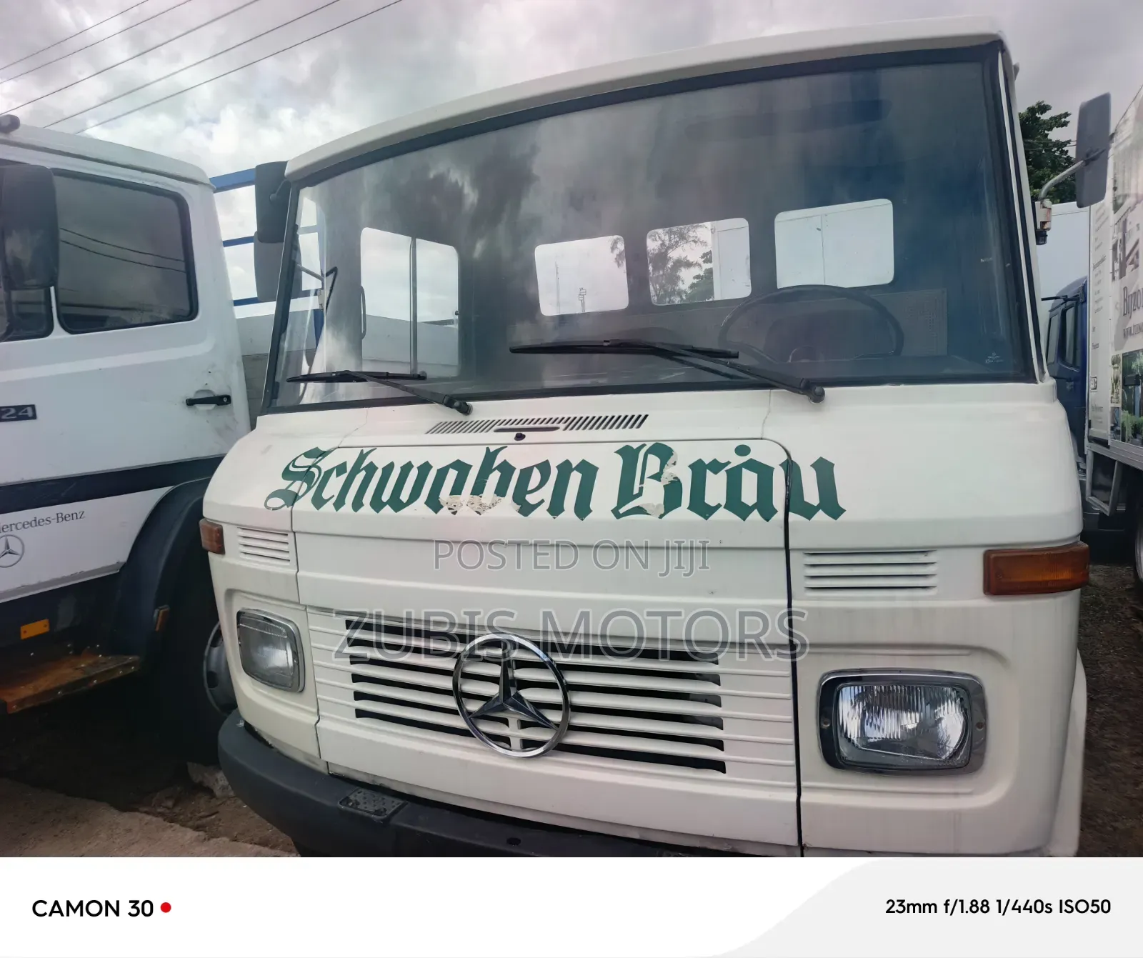 Mercedes-Benz 2000 White