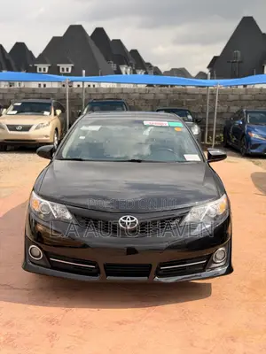 Toyota Camry SE 4dr Sedan (2.5L 4cyl 6A) 2014 Black