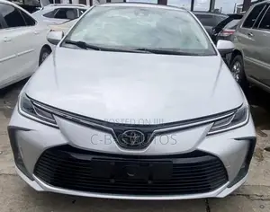 Toyota Corolla LE 2022 Silver