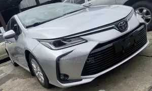 Toyota Corolla LE 2022 Silver