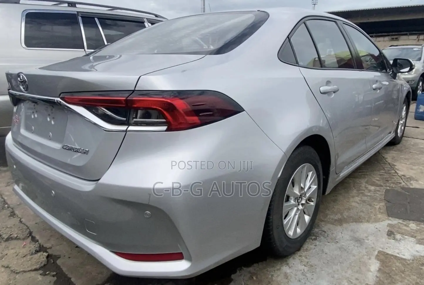 Toyota Corolla LE 2022 Silver