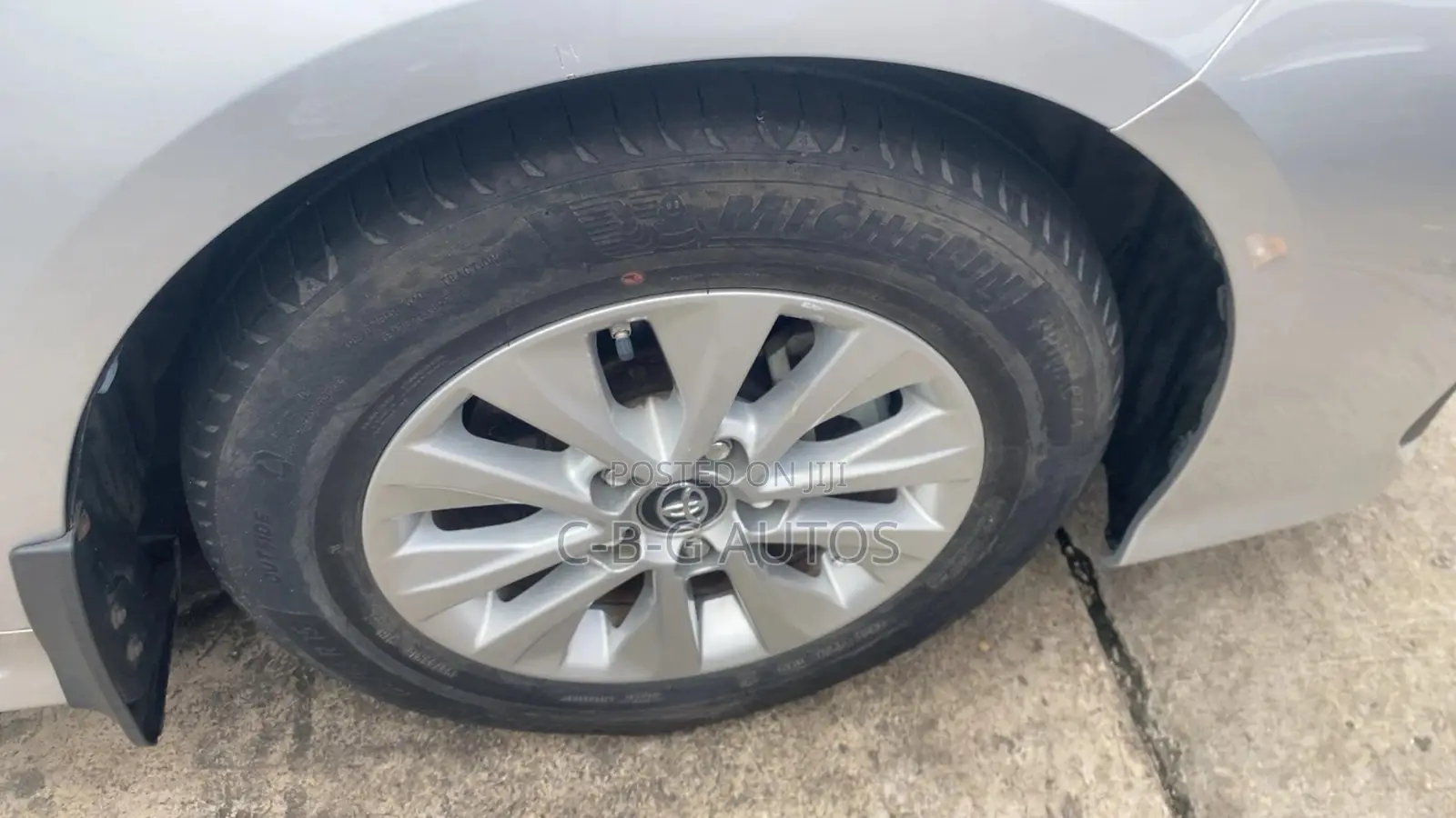 Toyota Corolla LE 2022 Silver