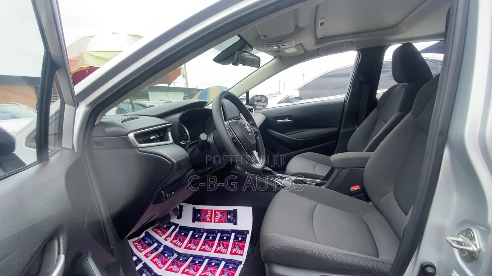 Toyota Corolla LE 2022 Silver