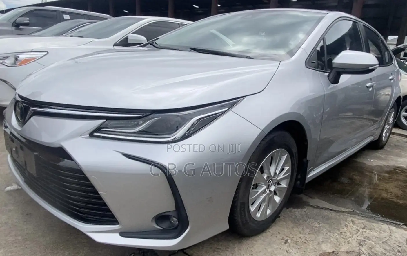 Toyota Corolla LE 2022 Silver