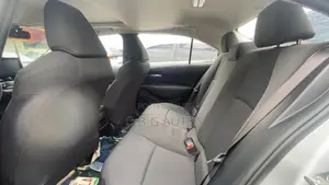 Toyota Corolla LE 2022 Silver