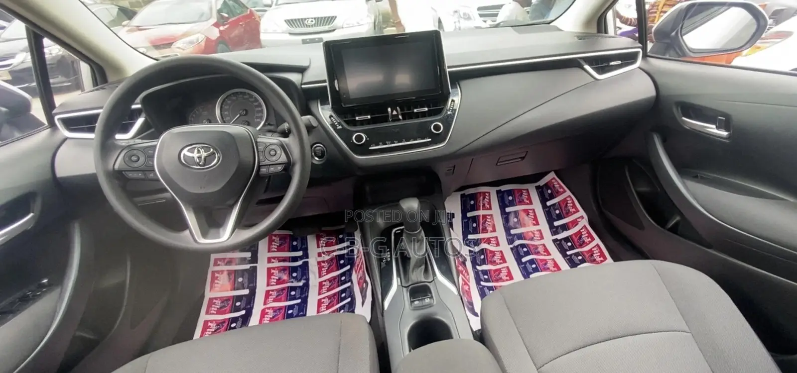 Toyota Corolla LE 2022 Silver