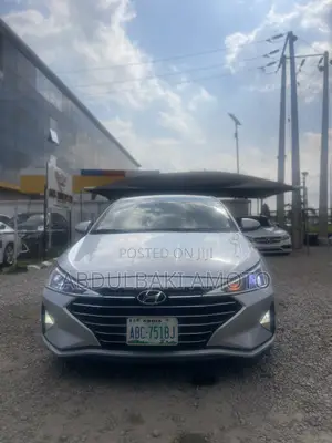 Hyundai Elantra 2019 Silver
