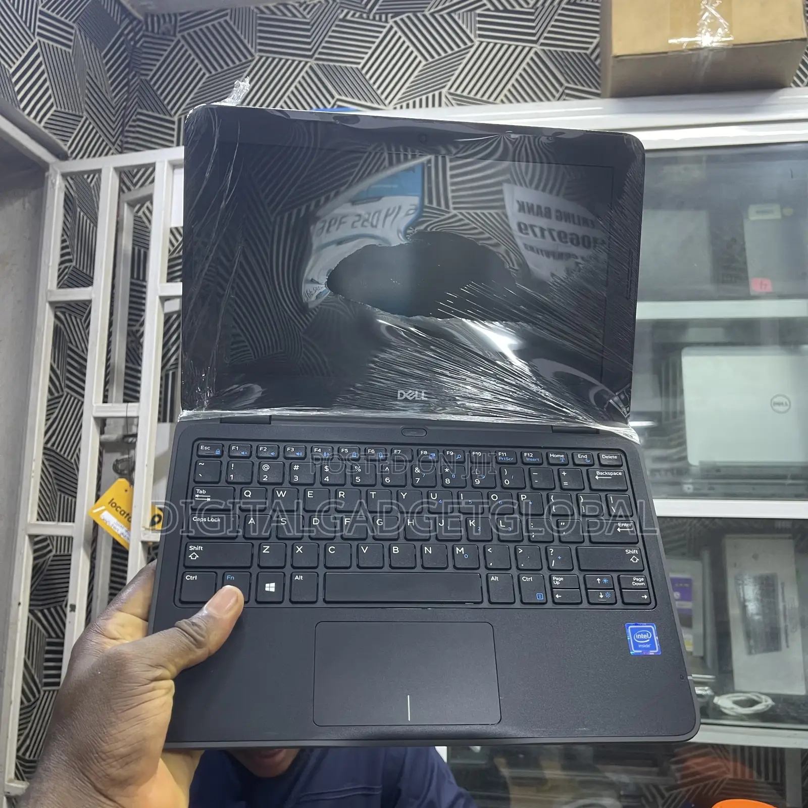 Laptop Dell Latitude 3190 4GB Intel Pentium SSD 60GB