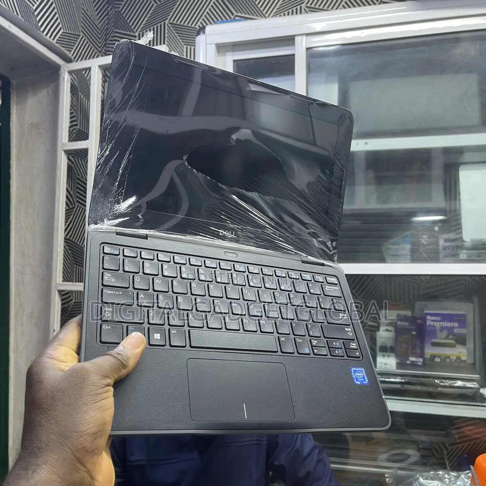Laptop Dell Latitude 3190 4GB Intel Pentium SSD 60GB