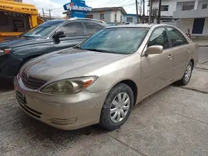 Toyota Camry 2004 Gold